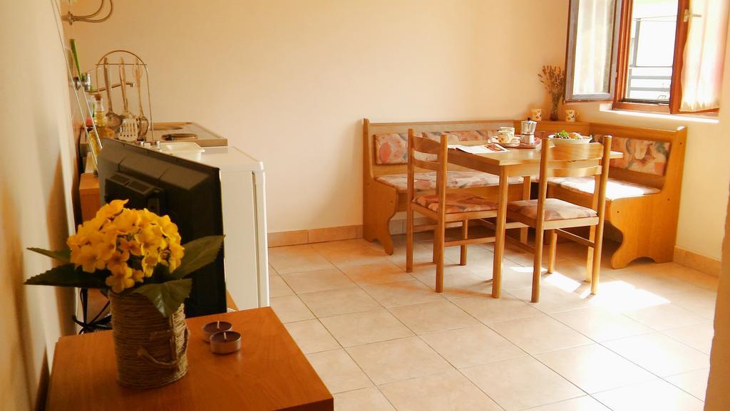 Apartmani Conar เวลลิคิ ดราเวนนิค ภายนอก รูปภาพ